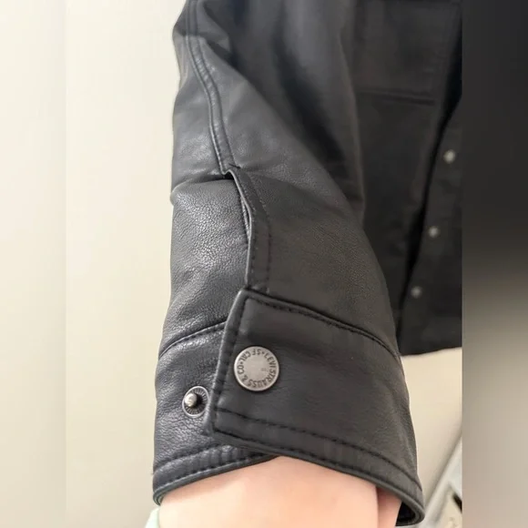 Levis Faux Black Leather Sherpa Lined Trucker Jacket Men’s Small -Levi Red Label - Picture 5 of 16